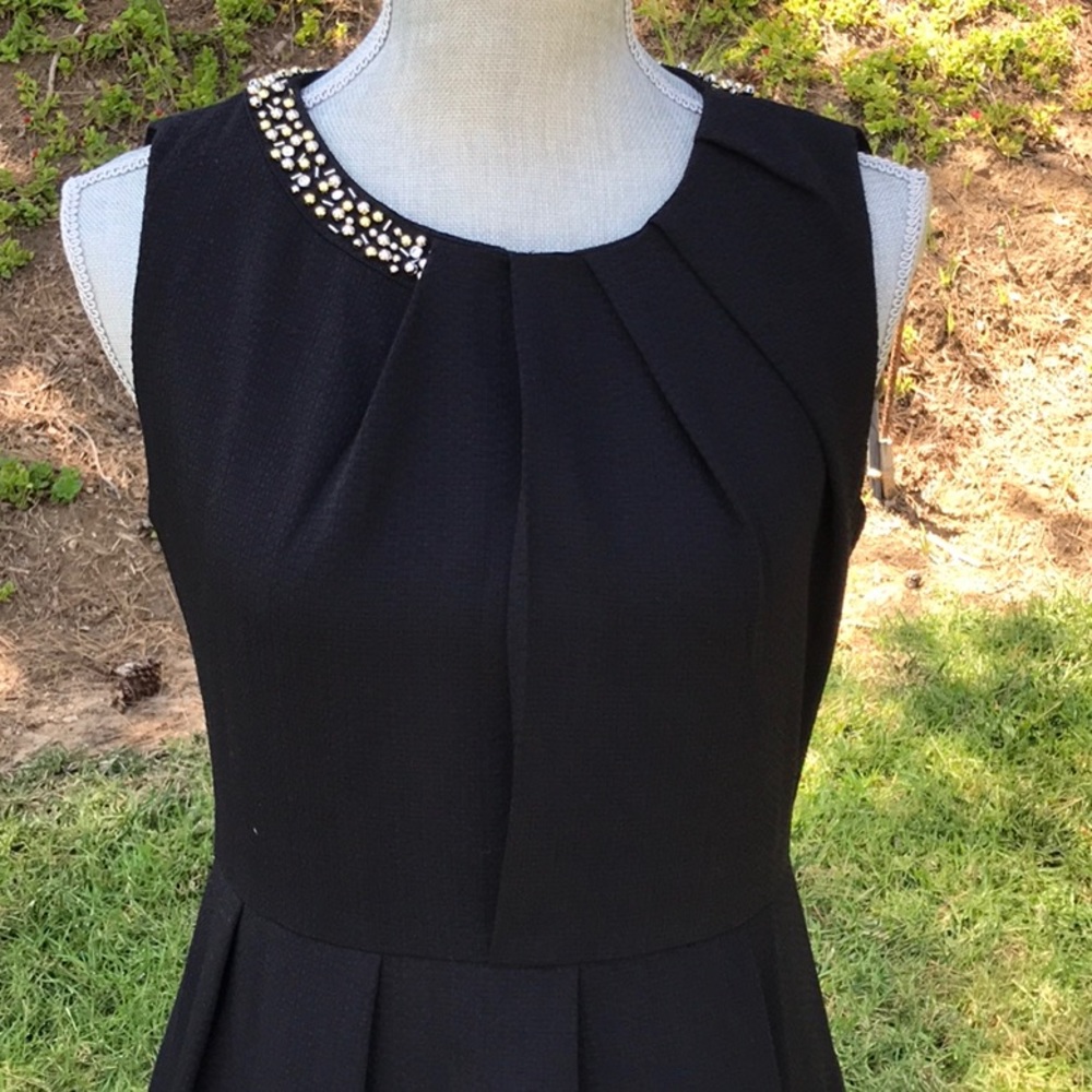 Dress - Picture 2 of 7